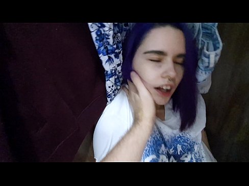 ❤️ Natagpuan ang aking kapatid na babae sa aparador at tinulungan ang kanyang cum ❌ dekalidad na sex sa amin ❌️